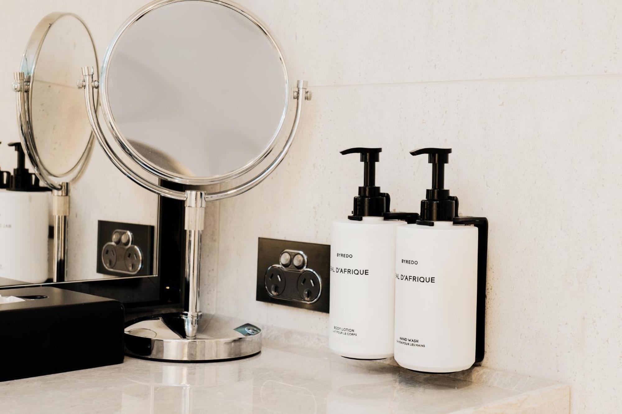 Hotel Intercontinental Wellington By Ihg Exteriér fotografie Soap dispensers