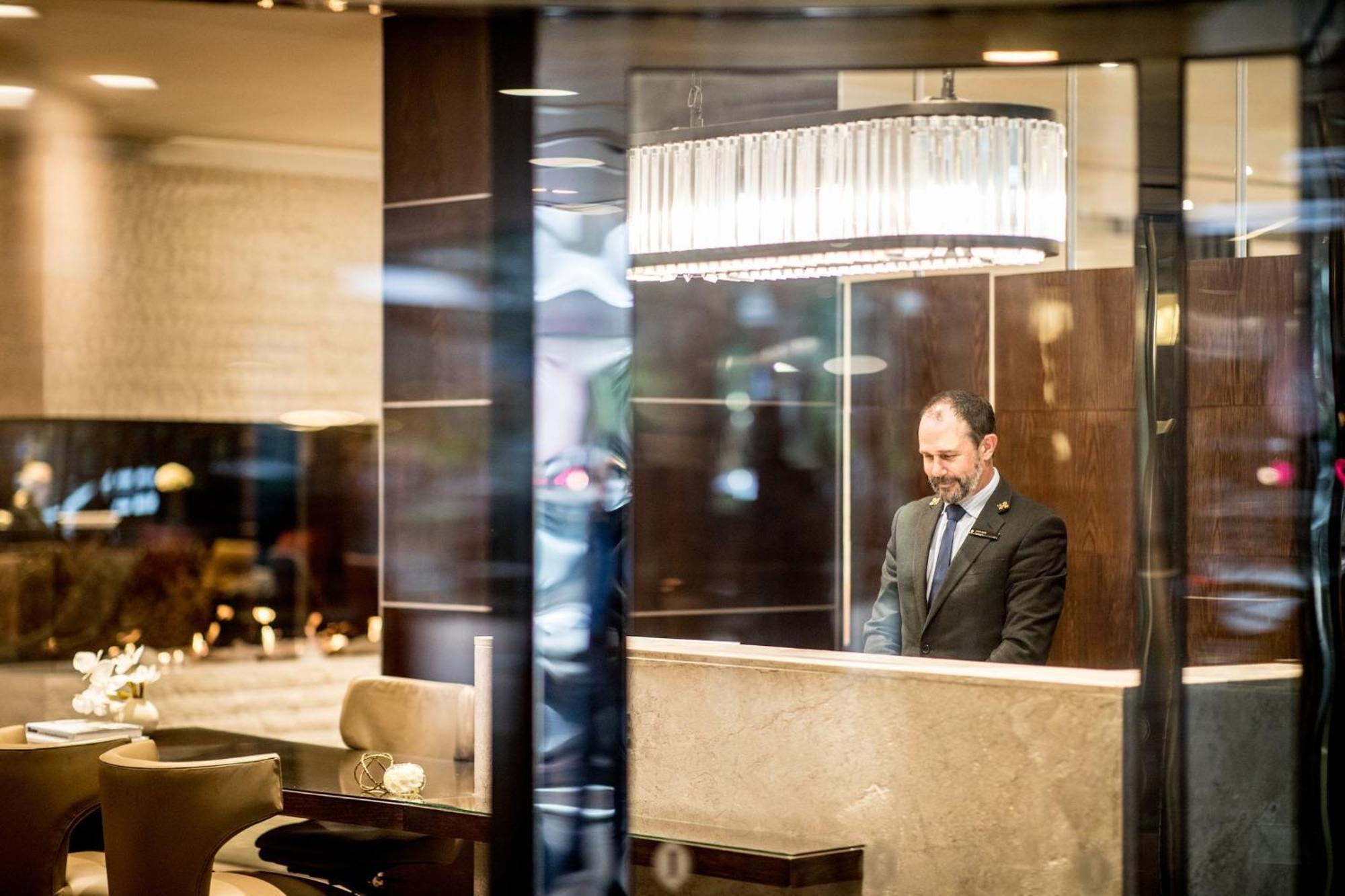 Hotel Intercontinental Wellington By Ihg Exteriér fotografie Concierge at the Four Seasons Hotel, London