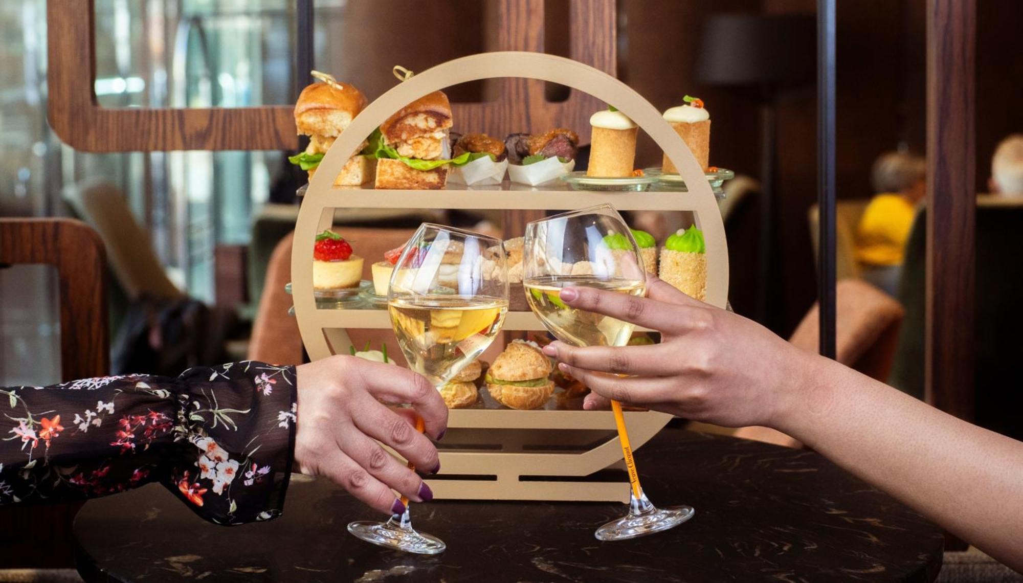 Hotel Intercontinental Wellington By Ihg Exteriér fotografie Afternoon tea at the Mandarin Oriental, Hong Kong
