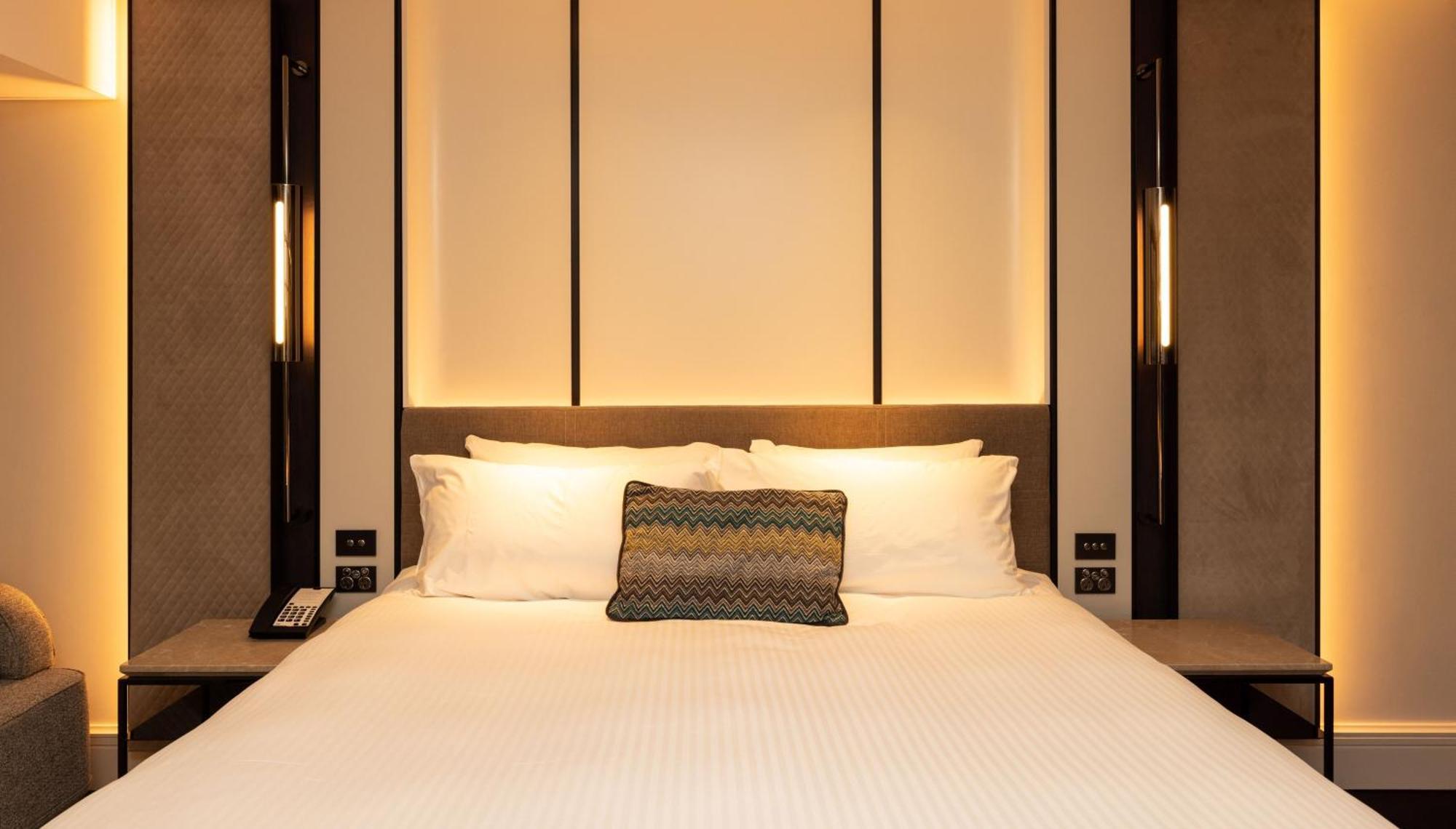 Hotel Intercontinental Wellington By Ihg Exteriér fotografie A bed