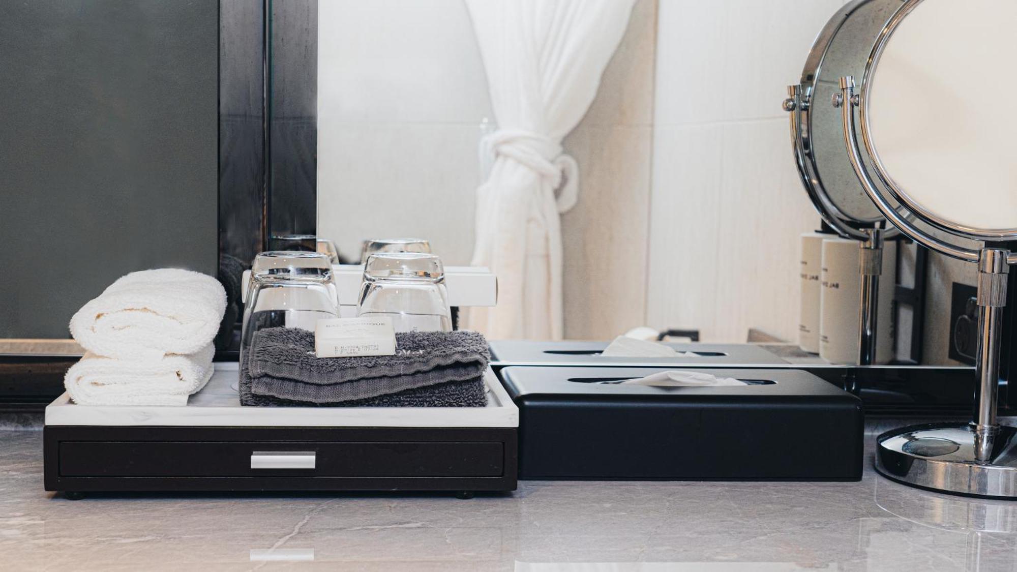 Hotel Intercontinental Wellington By Ihg Exteriér fotografie A bathroom vanity tray